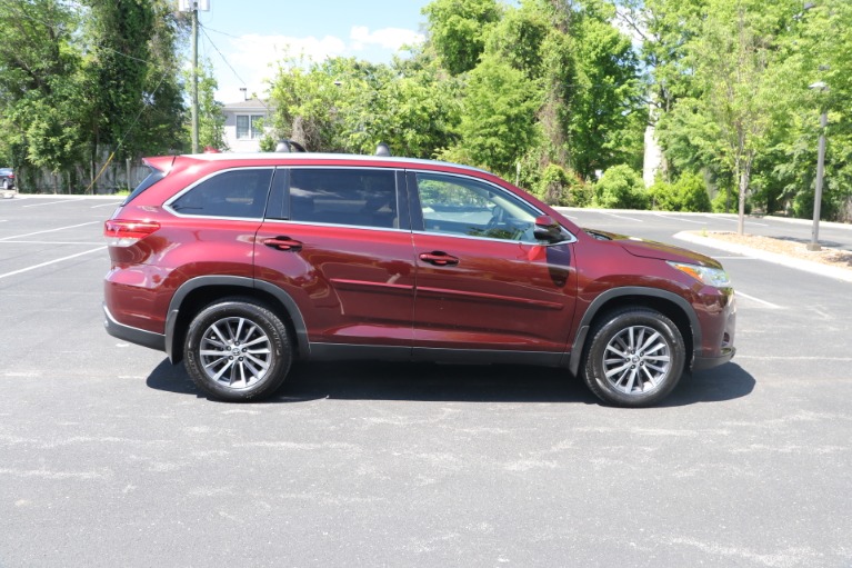Used 2019 Toyota Highlander XLE AWD W/NAV for sale $37,950 at Auto Collection in Murfreesboro TN 37130 8