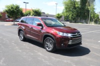 Used 2019 Toyota Highlander XLE AWD W/NAV for sale Sold at Auto Collection in Murfreesboro TN 37129 1