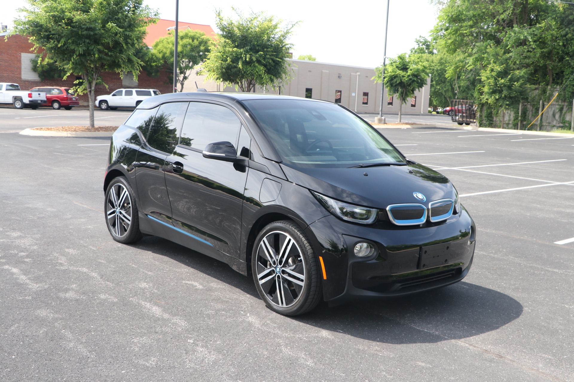 Used 2017 BMW i3 REX TERA WORLD W/RANGE EXTENDER NAV for sale Sold at Auto Collection in Murfreesboro TN 37130 1