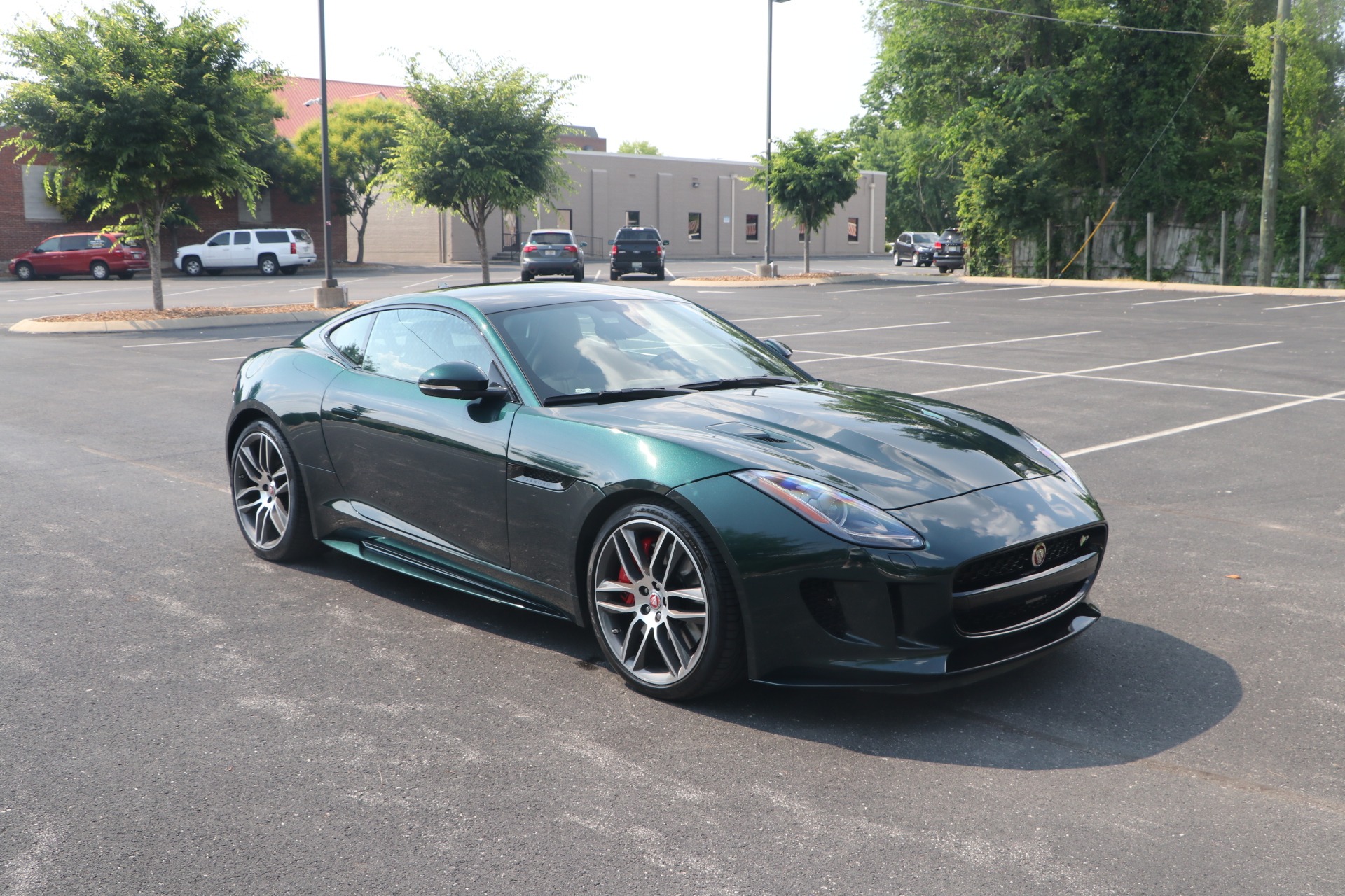 Used 2016 Jaguar F-TYPE R VISION PACK R W/NAV for sale Sold at Auto Collection in Murfreesboro TN 37129 1