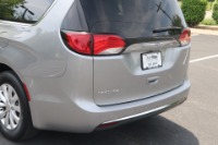 Used 2018 Chrysler Pacifica Touring L for sale Sold at Auto Collection in Murfreesboro TN 37129 15
