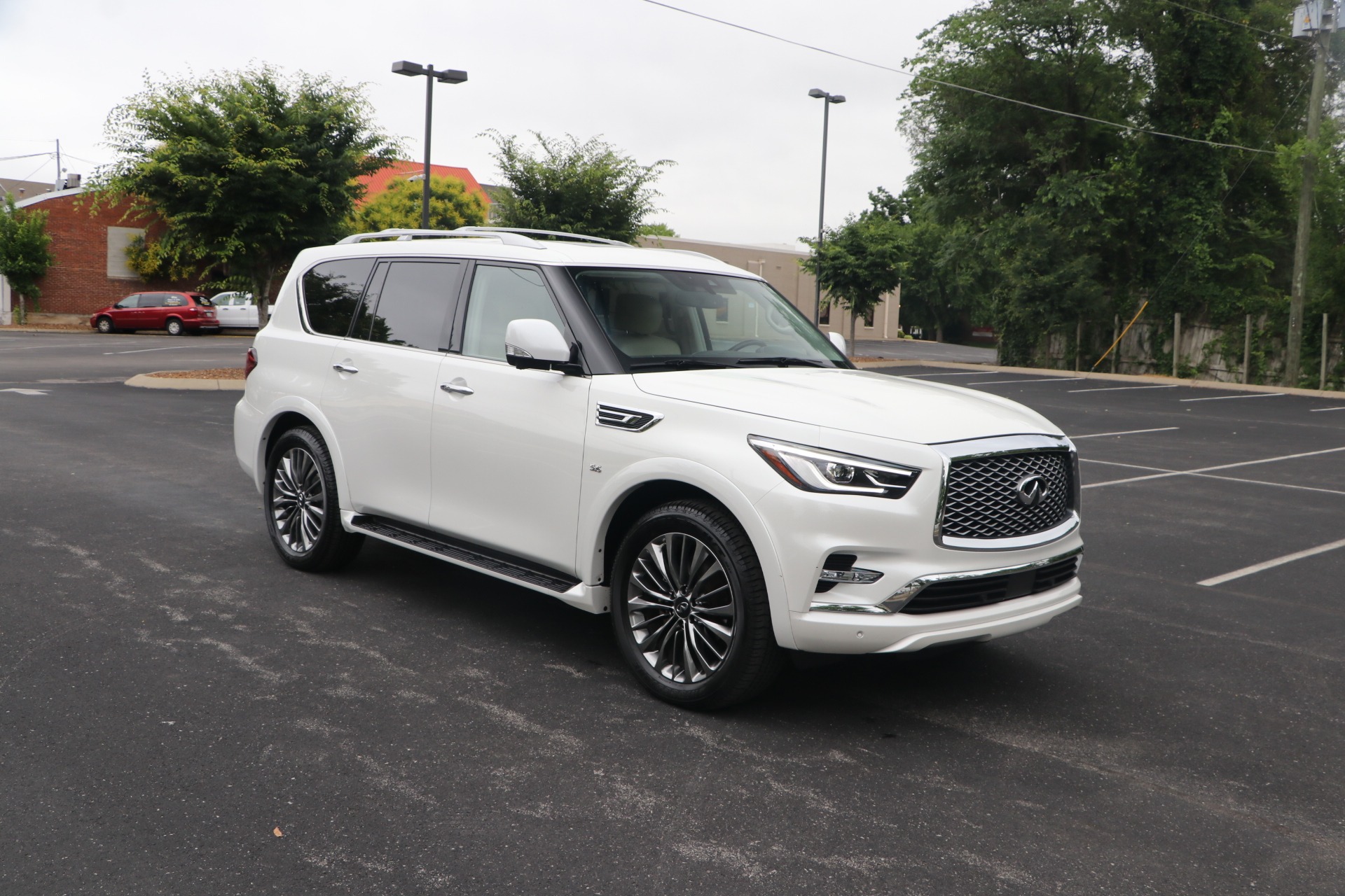 Used 2019 INFINITI QX80 LUXE RWD W/NAV TV DVD for sale Sold at Auto Collection in Murfreesboro TN 37129 1