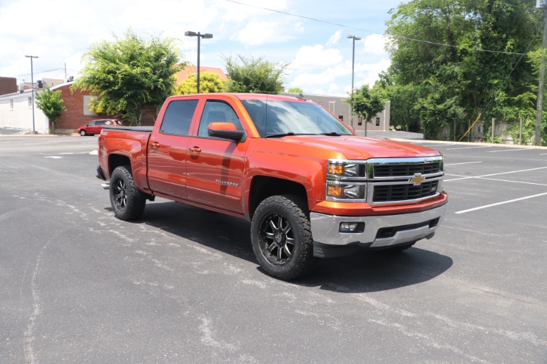 Used 2015 Chevrolet Silverado 1500 2LT CREW CAB 4WD W/Z71 PKG for sale Sold at Auto Collection in Murfreesboro TN 37130 1