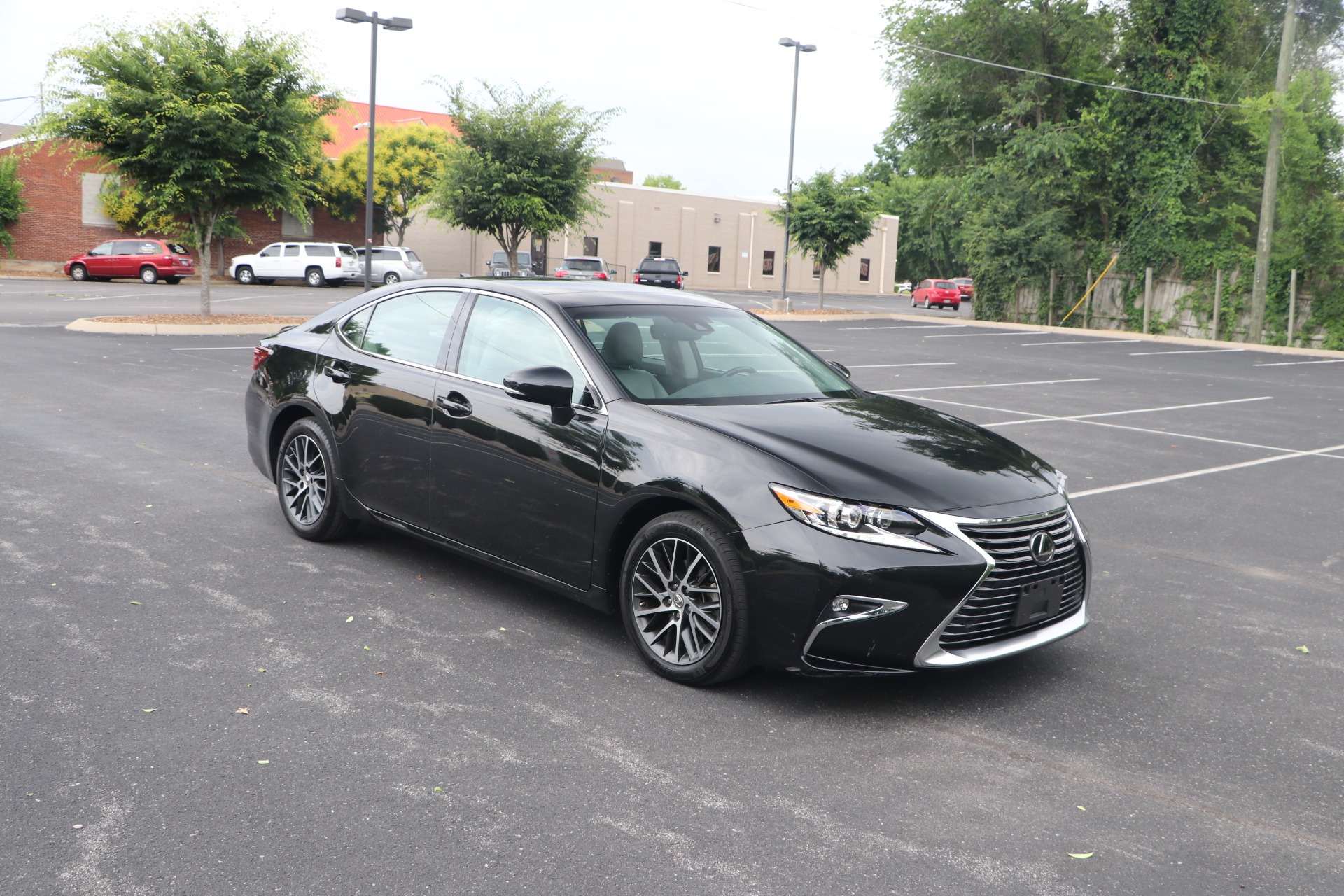 Used 2018 Lexus ES 350 Luxury FWD W/NAV for sale Sold at Auto Collection in Murfreesboro TN 37130 1