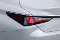 Used 2020 Lexus ES 350 Luxury FWD W/NAV for sale Sold at Auto Collection in Murfreesboro TN 37129 16