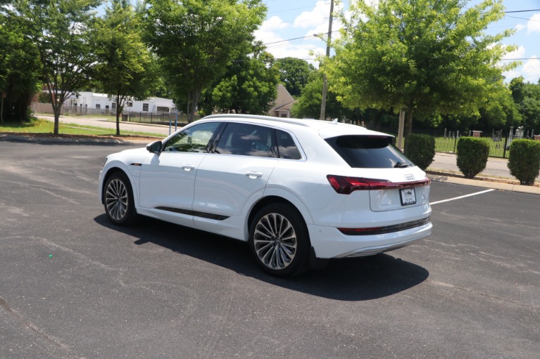 Used 2019 Audi e-tron PRESTIGE QUATTRO AWD W/NAV for sale Sold at Auto Collection in Murfreesboro TN 37130 4