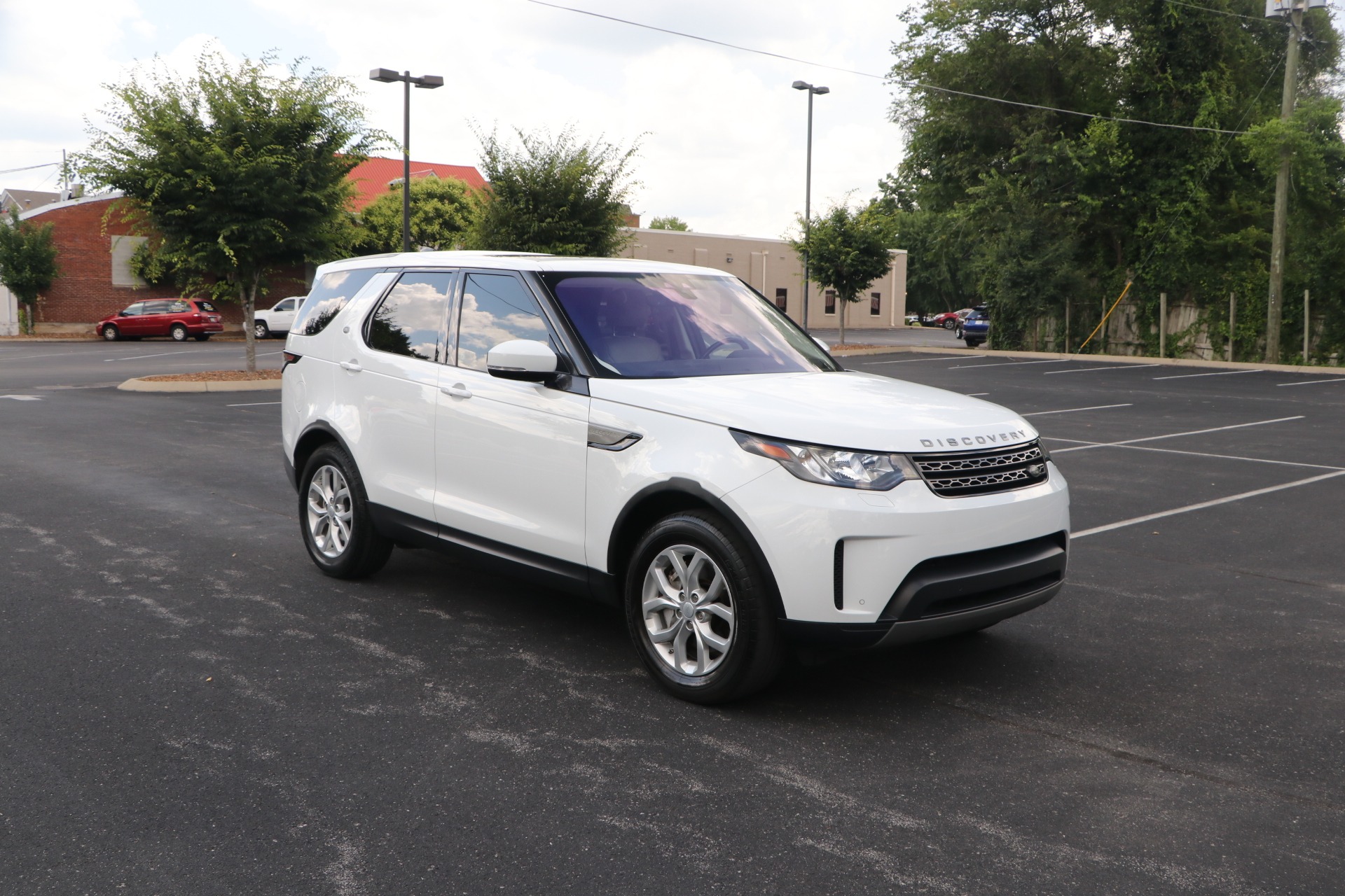 Used 2018 Land Rover Discovery SE 7 SEAT COLD PKG W/NAV for sale Sold at Auto Collection in Murfreesboro TN 37129 1