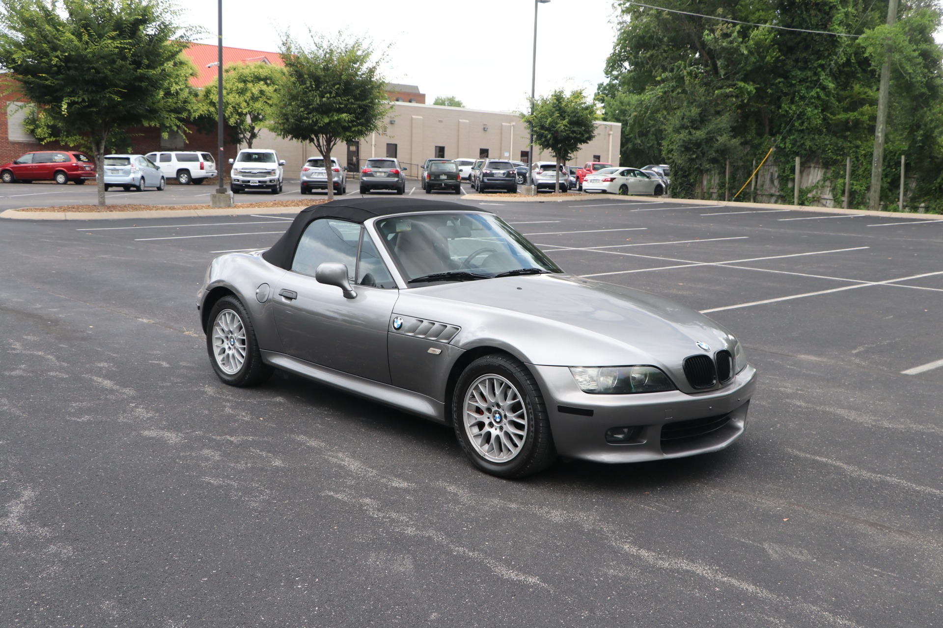 Used 2001 BMW Z3 2dr Roadster Convertible 2.5i for sale Sold at Auto Collection in Murfreesboro TN 37130 1