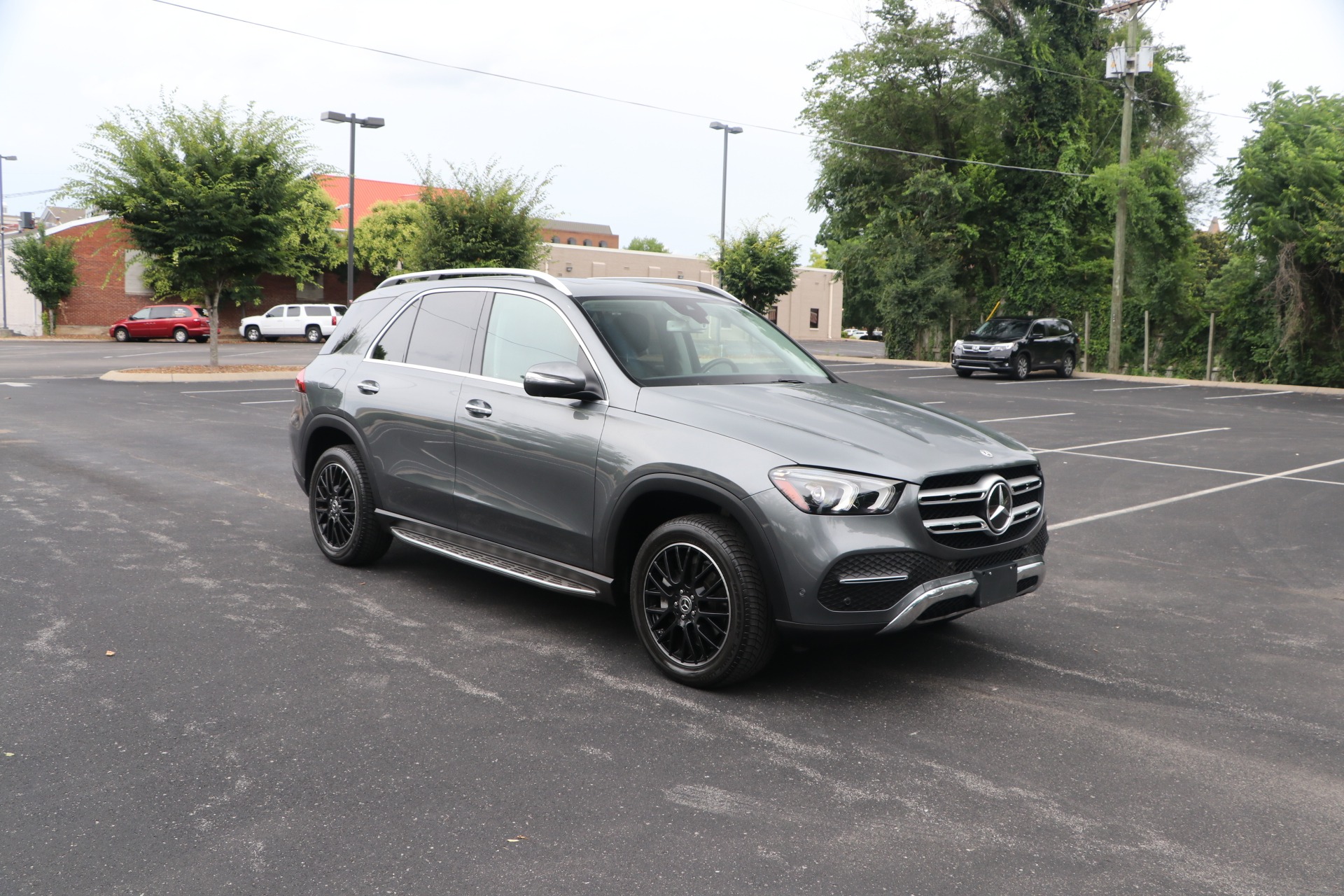 Used 2020 Mercedes-Benz GLE 350 4MATIC PREMIUM AWD W/NAV for sale Sold at Auto Collection in Murfreesboro TN 37130 1