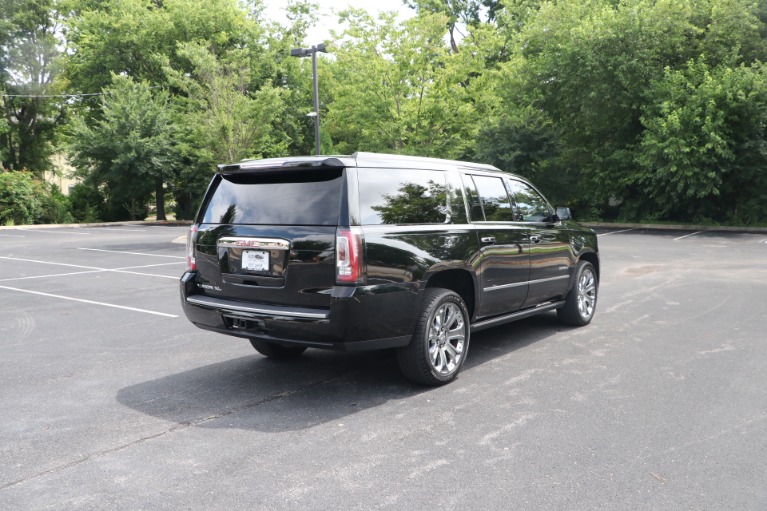 Used 2017 GMC Yukon XL Denali 4WD W/NAVTVDVD for sale Sold at Auto Collection in Murfreesboro TN 37130 3