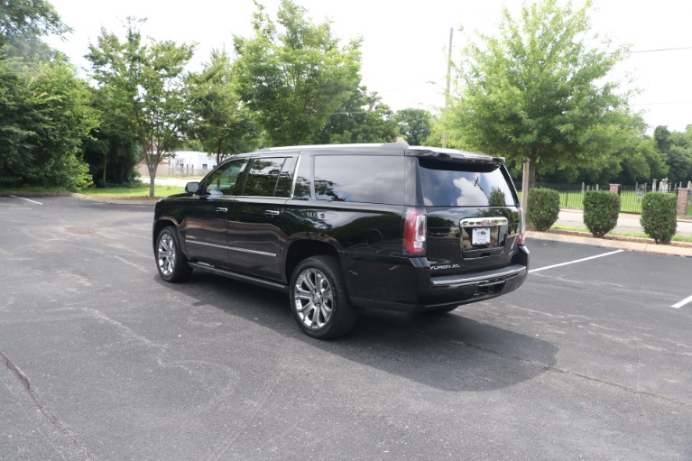 Used 2017 GMC Yukon XL Denali 4WD W/NAVTVDVD for sale Sold at Auto Collection in Murfreesboro TN 37130 4