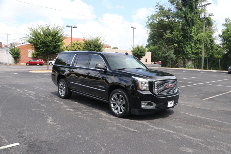 Used 2017 GMC Yukon XL Denali 4WD W/NAVTVDVD for sale Sold at Auto Collection in Murfreesboro TN 37130 1