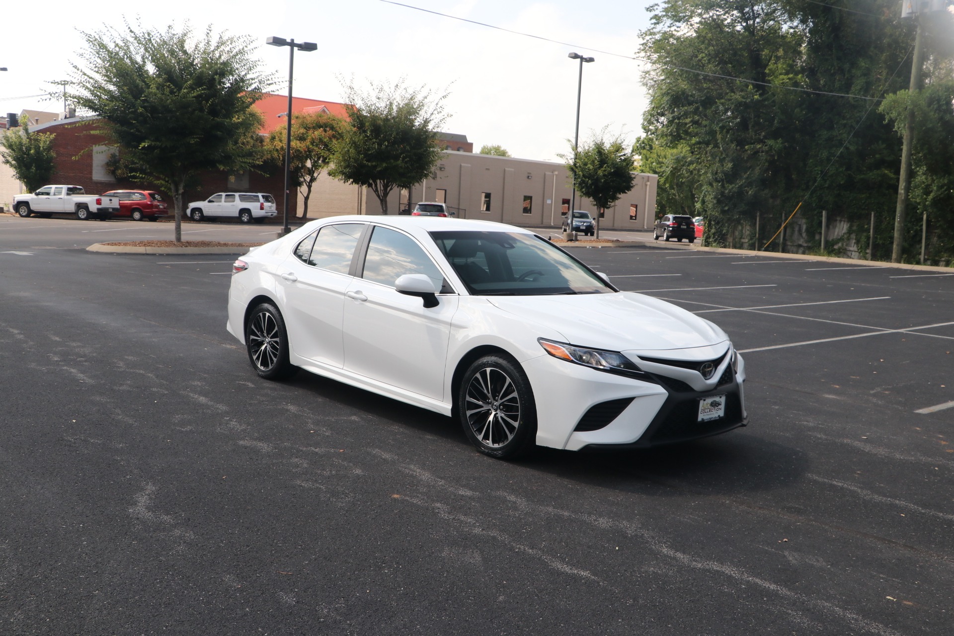 Used 2018 Toyota Camry SE FWD for sale Sold at Auto Collection in Murfreesboro TN 37129 1