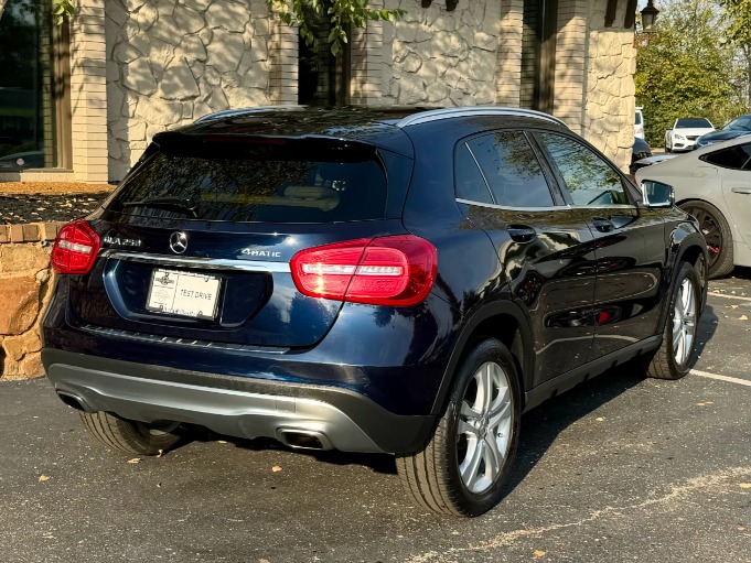 Used 2017 Mercedes-Benz GLA 250 4MATIC W/NAV for sale Sold at Auto Collection in Murfreesboro TN 37130 3