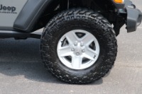 Used 2020 Jeep Gladiator Sport 4X4 for sale Sold at Auto Collection in Murfreesboro TN 37129 24
