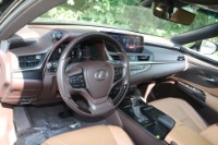 Used 2019 Lexus ES 350 Luxury FWD W/NAV for sale Sold at Auto Collection in Murfreesboro TN 37129 31