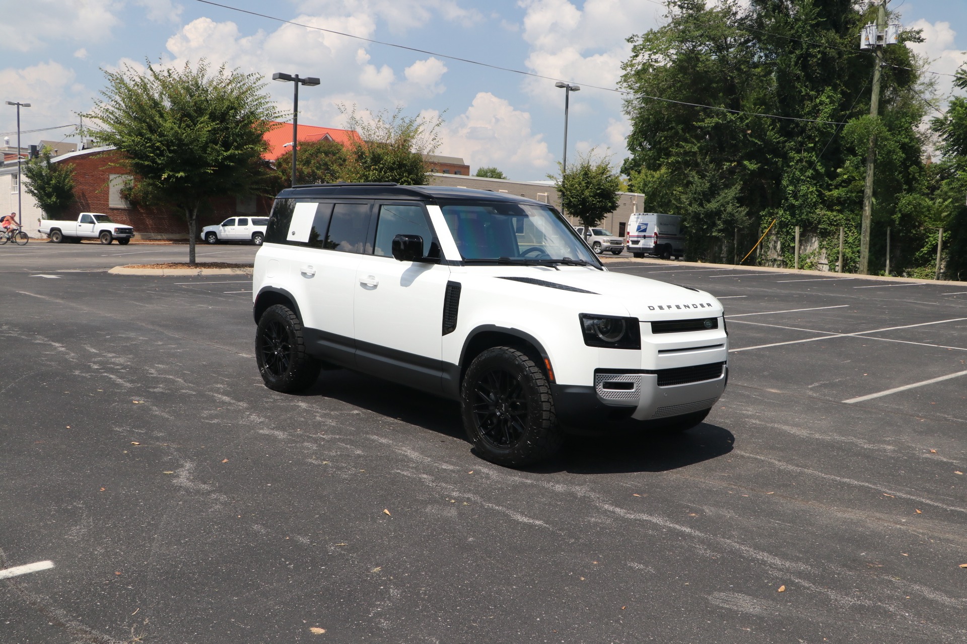 Used 2020 Land Rover Defender 110 SE for sale Sold at Auto Collection in Murfreesboro TN 37130 1