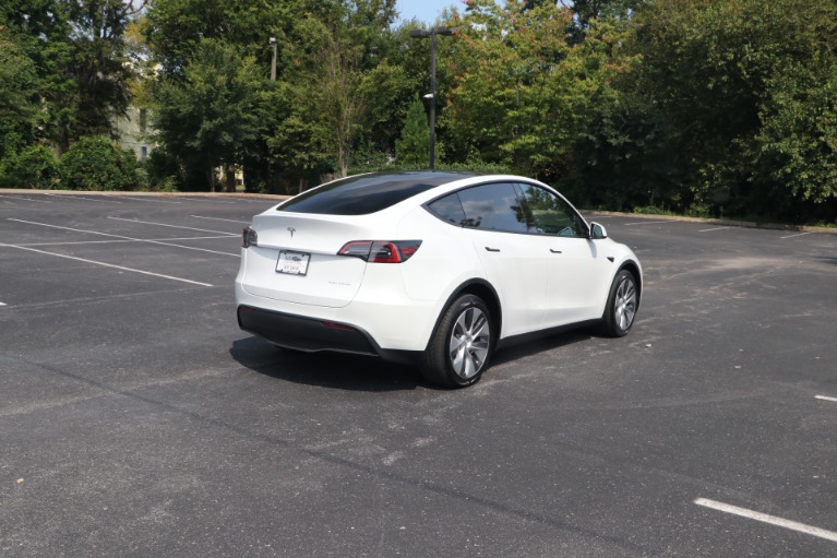 Used 2021 Tesla Model Y Long Range AWD W/AUTOPILOT for sale Sold at Auto Collection in Murfreesboro TN 37130 3