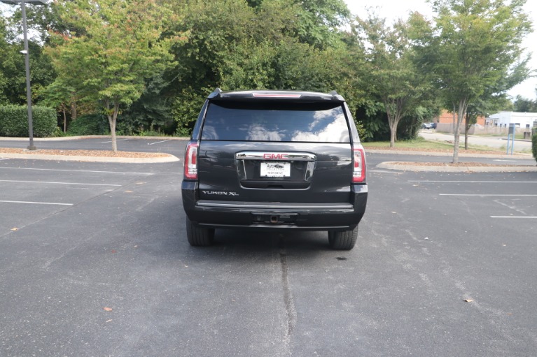 Used 2020 GMC Yukon XL Denali 4WD W/DENALI PREMIUM PKG for sale $70,950 at Auto Collection in Murfreesboro TN 37130 6