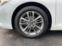 Used 2015 Toyota Camry SE FWD for sale Sold at Auto Collection in Murfreesboro TN 37129 27