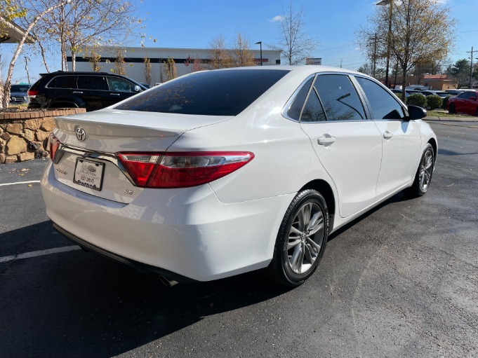 Used 2015 Toyota Camry SE FWD for sale $13,450 at Auto Collection in Murfreesboro TN 37130 3