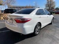 Used 2015 Toyota Camry SE FWD for sale Sold at Auto Collection in Murfreesboro TN 37129 3