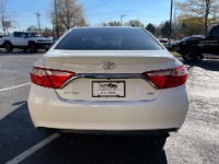 Used 2015 Toyota Camry SE FWD for sale Sold at Auto Collection in Murfreesboro TN 37129 6