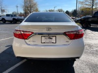 Used 2015 Toyota Camry SE FWD for sale Sold at Auto Collection in Murfreesboro TN 37129 6
