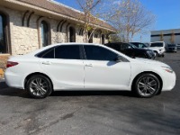 Used 2015 Toyota Camry SE FWD for sale Sold at Auto Collection in Murfreesboro TN 37129 7