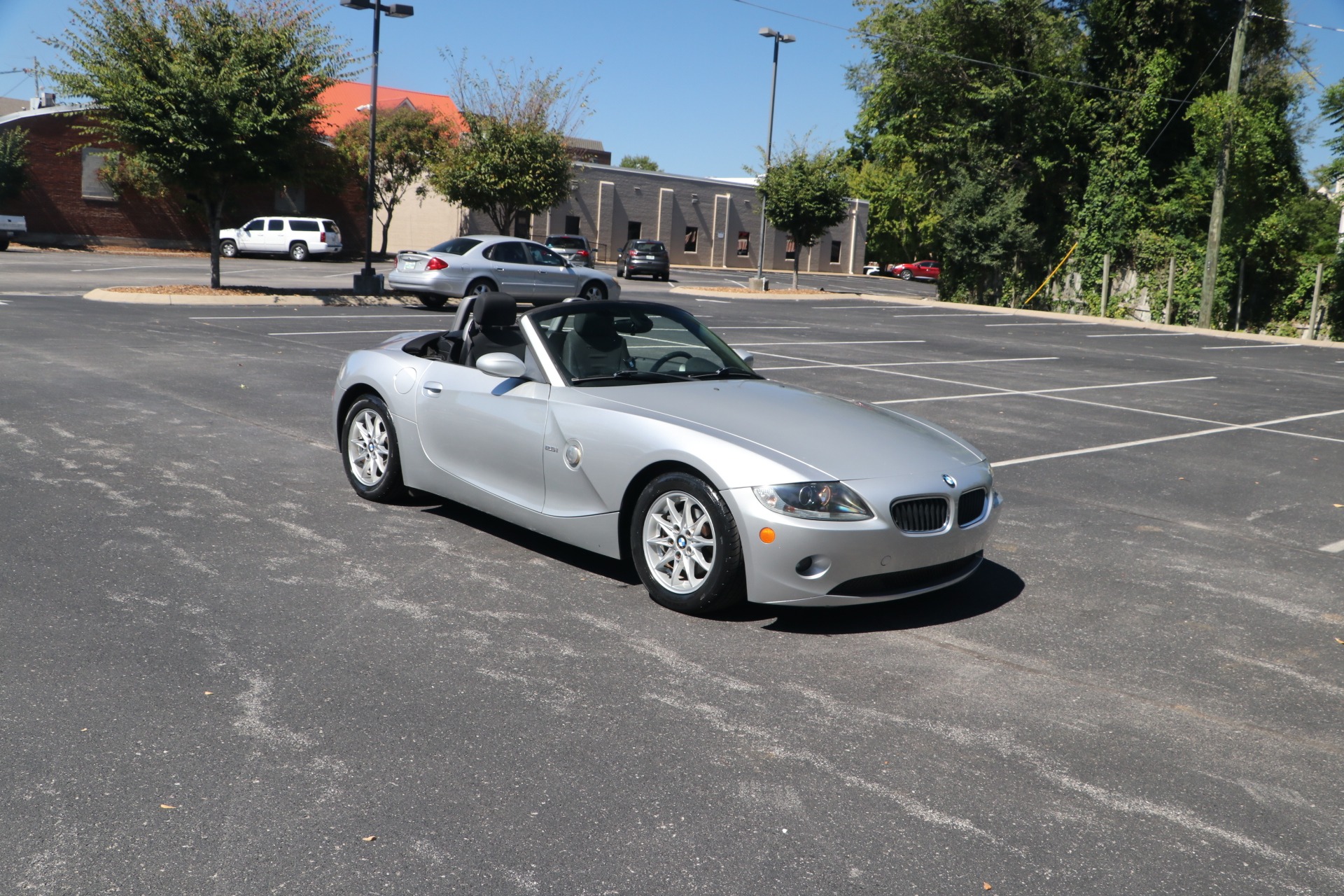 Used 2005 BMW Z4 2.5i for sale Sold at Auto Collection in Murfreesboro TN 37129 1