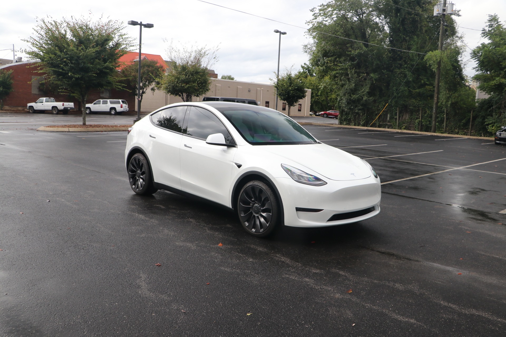 Used 2021 Tesla Model Y Long Range AWD AUTOPILOT W/NAV for sale Sold at Auto Collection in Murfreesboro TN 37130 1