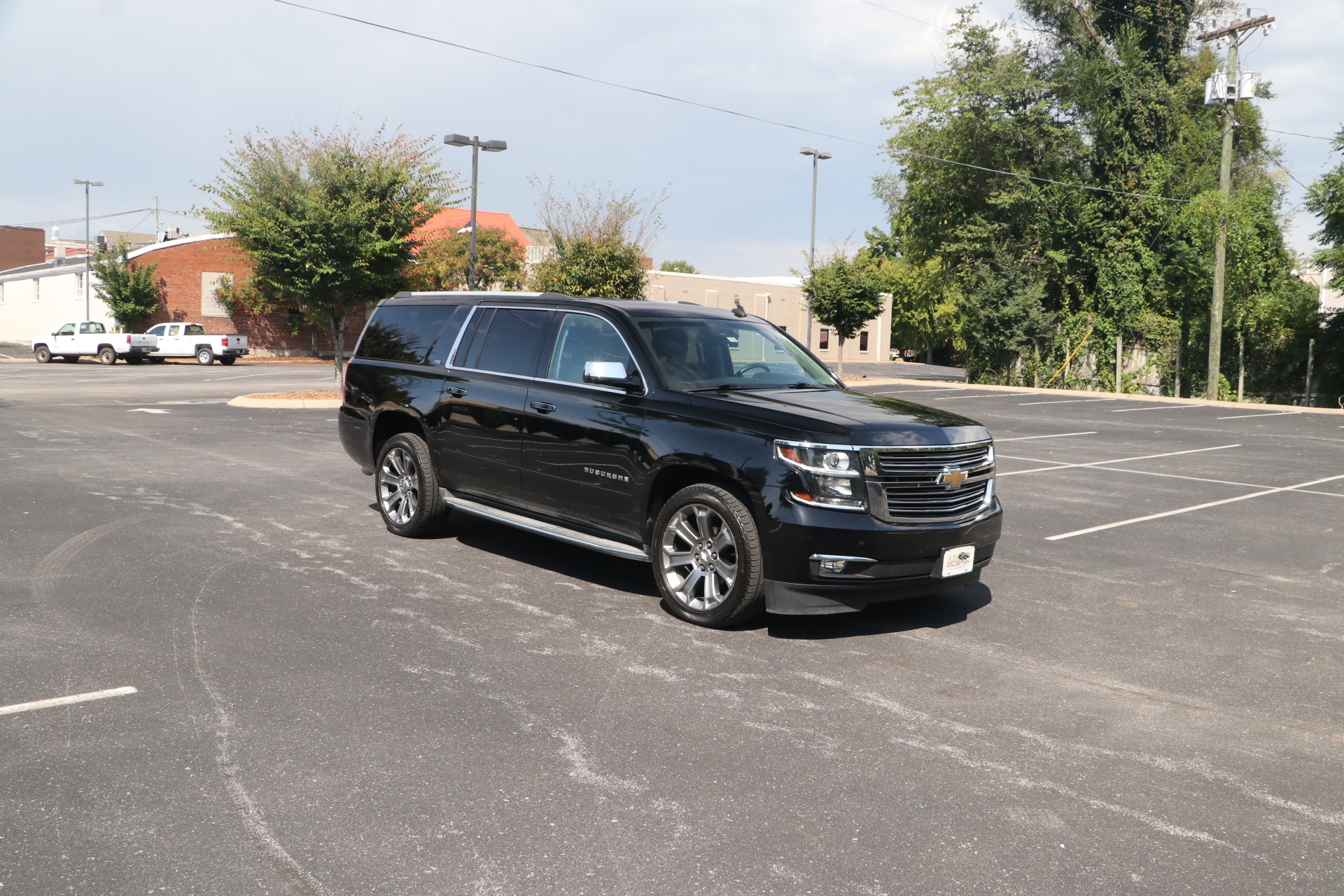 Used 2015 Chevrolet Suburban LTZ 4WD W/NAV TV/DVD for sale Sold at Auto Collection in Murfreesboro TN 37129 1