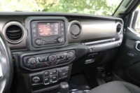 Used 2020 Jeep Gladiator SPORT CREW PICKUP CONVERTIBLE 4X4 for sale Sold at Auto Collection in Murfreesboro TN 37129 46