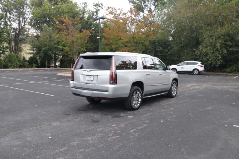 Used 2020 Cadillac Escalade ESV 4WD W/NAV for sale Sold at Auto Collection in Murfreesboro TN 37130 3