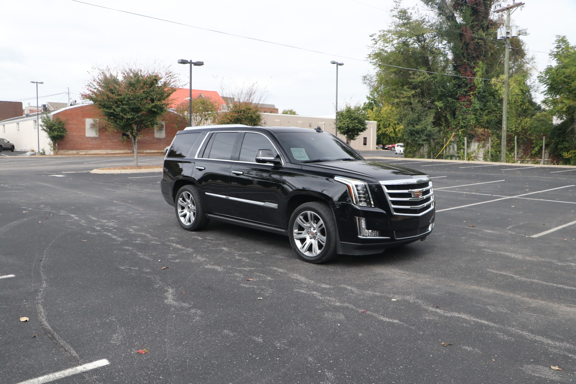 Used 2016 Cadillac Escalade Premium Collection 4WD W/NAV for sale Sold at Auto Collection in Murfreesboro TN 37130 1