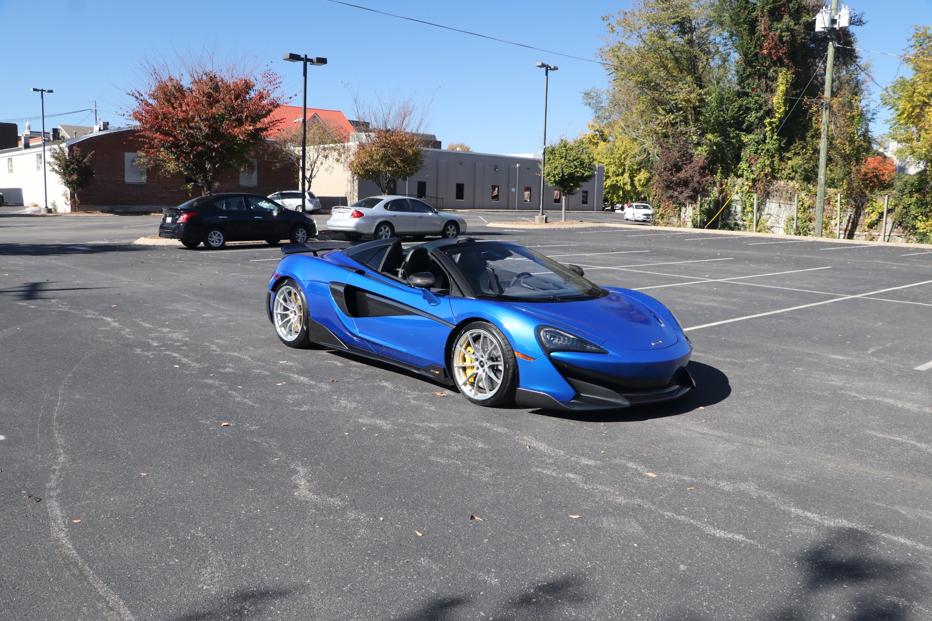 Used 2020 McLaren 600LT Spider LUXURY PACK CARBON FIBER PACK 1 W/NAV for sale Sold at Auto Collection in Murfreesboro TN 37129 1