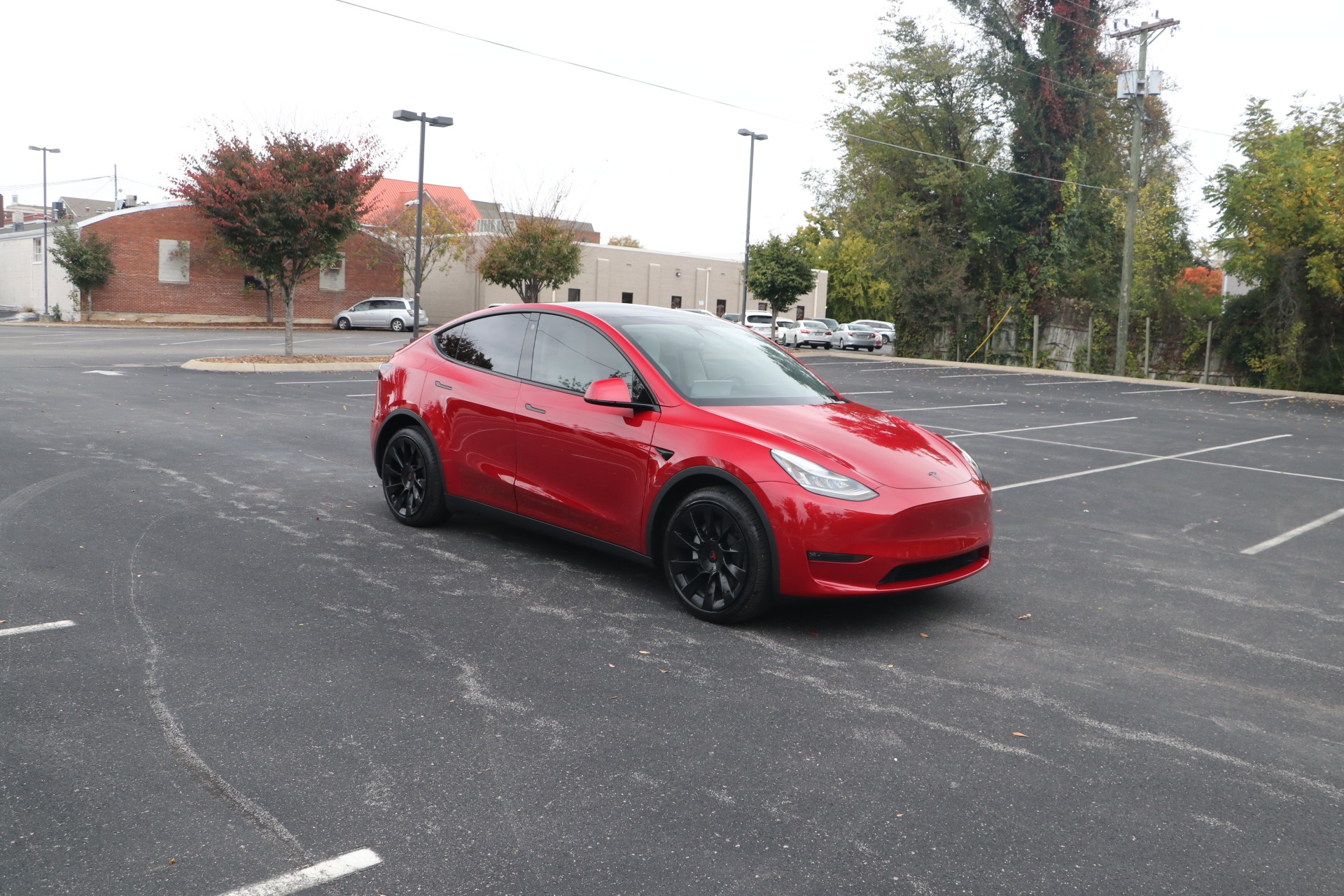 Used 2021 Tesla Model Y Long Range AWD for sale Sold at Auto Collection in Murfreesboro TN 37129 1