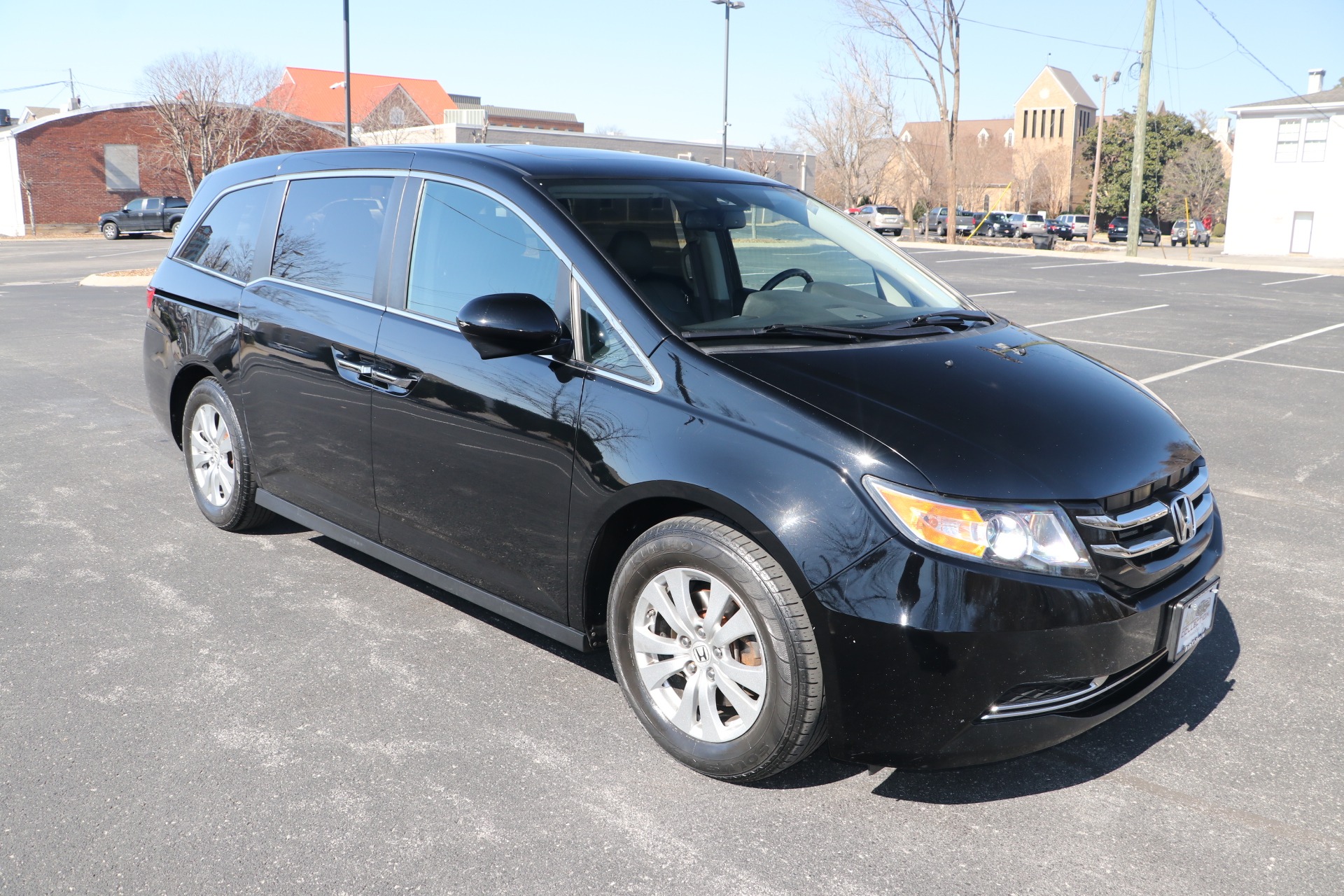 Used 2015 Honda Odyssey EXL FWD W/NAV for sale Sold at Auto Collection in Murfreesboro TN 37130 1