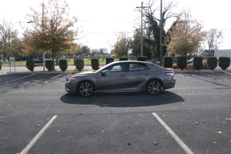 Used 2020 Toyota Camry SE FWD for sale $35,950 at Auto Collection in Murfreesboro TN 37130 7
