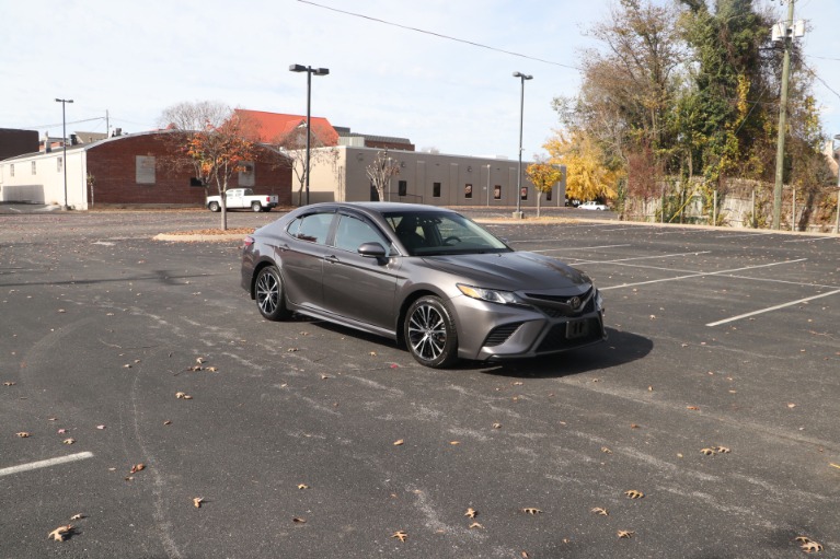 Used 2020 Toyota Camry SE FWD for sale $35,950 at Auto Collection in Murfreesboro TN 37130 1