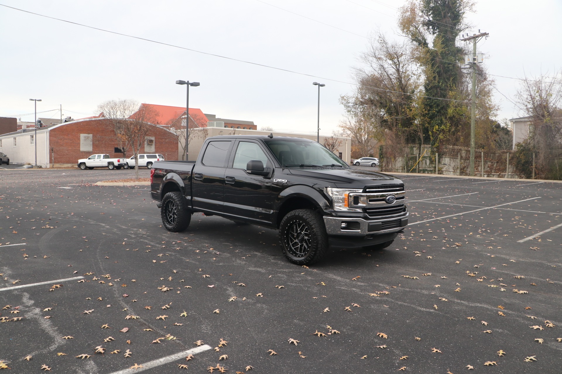 Used 2019 Ford F-150 XLT SUPERCREW 4WD for sale Sold at Auto Collection in Murfreesboro TN 37129 1