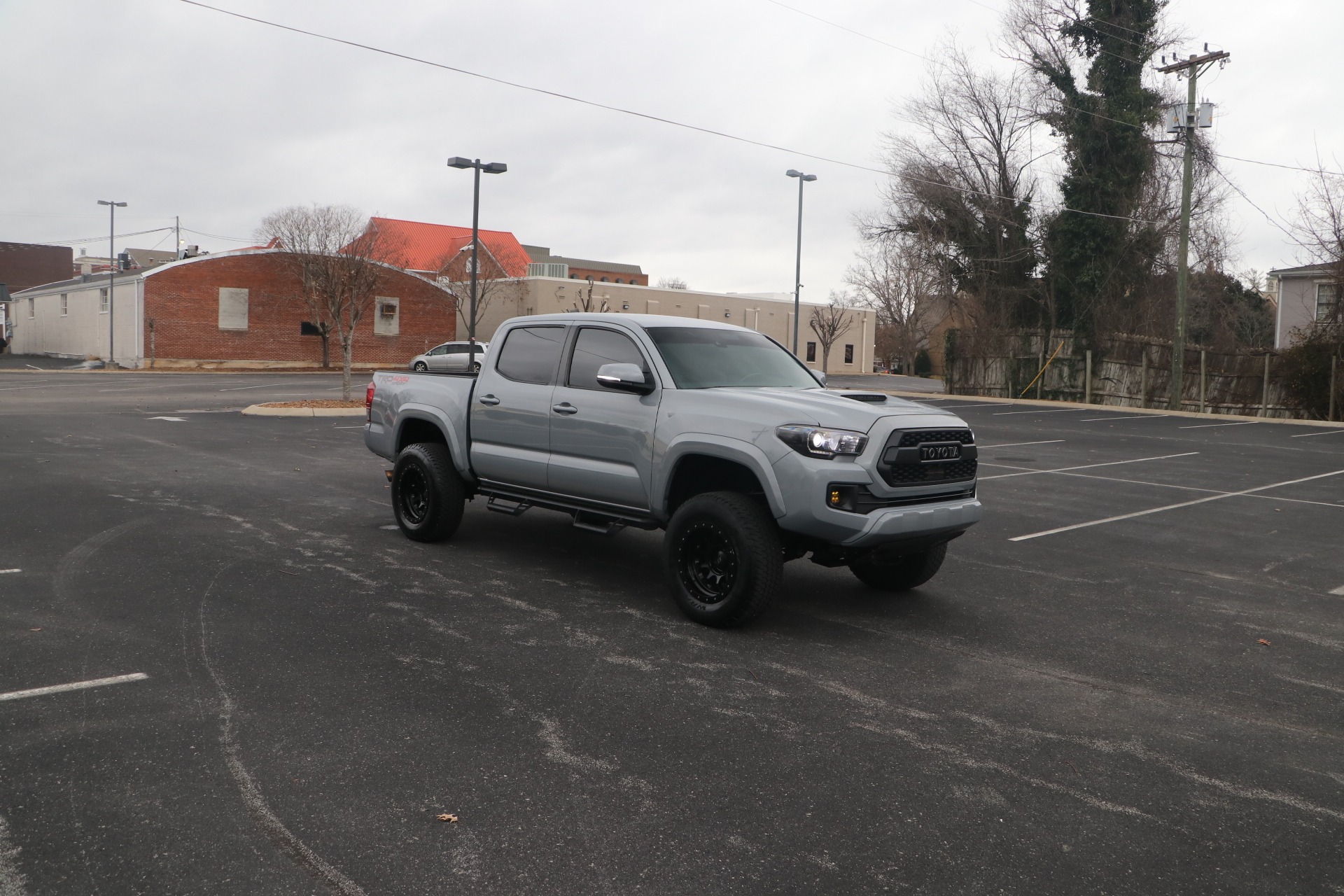 Used 2018 Toyota Tacoma DBL TRD SPORT 4WD W/NAV for sale Sold at Auto Collection in Murfreesboro TN 37130 1