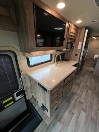 Used 2019 JAYCO PRECEPT 36A for sale $113,950 at Auto Collection in Murfreesboro TN 37130 27