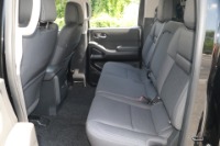 Used 2022 Nissan Frontier SV CREW CAB 4X4 w/TECHNOLOGY PKG for sale Sold at Auto Collection in Murfreesboro TN 37130 40