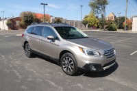 Used 2017 Subaru Outback 2.5I LIMITED POPULAR PACKAGE W/NAV for sale $23,700 at Auto Collection in Murfreesboro TN 37130 1