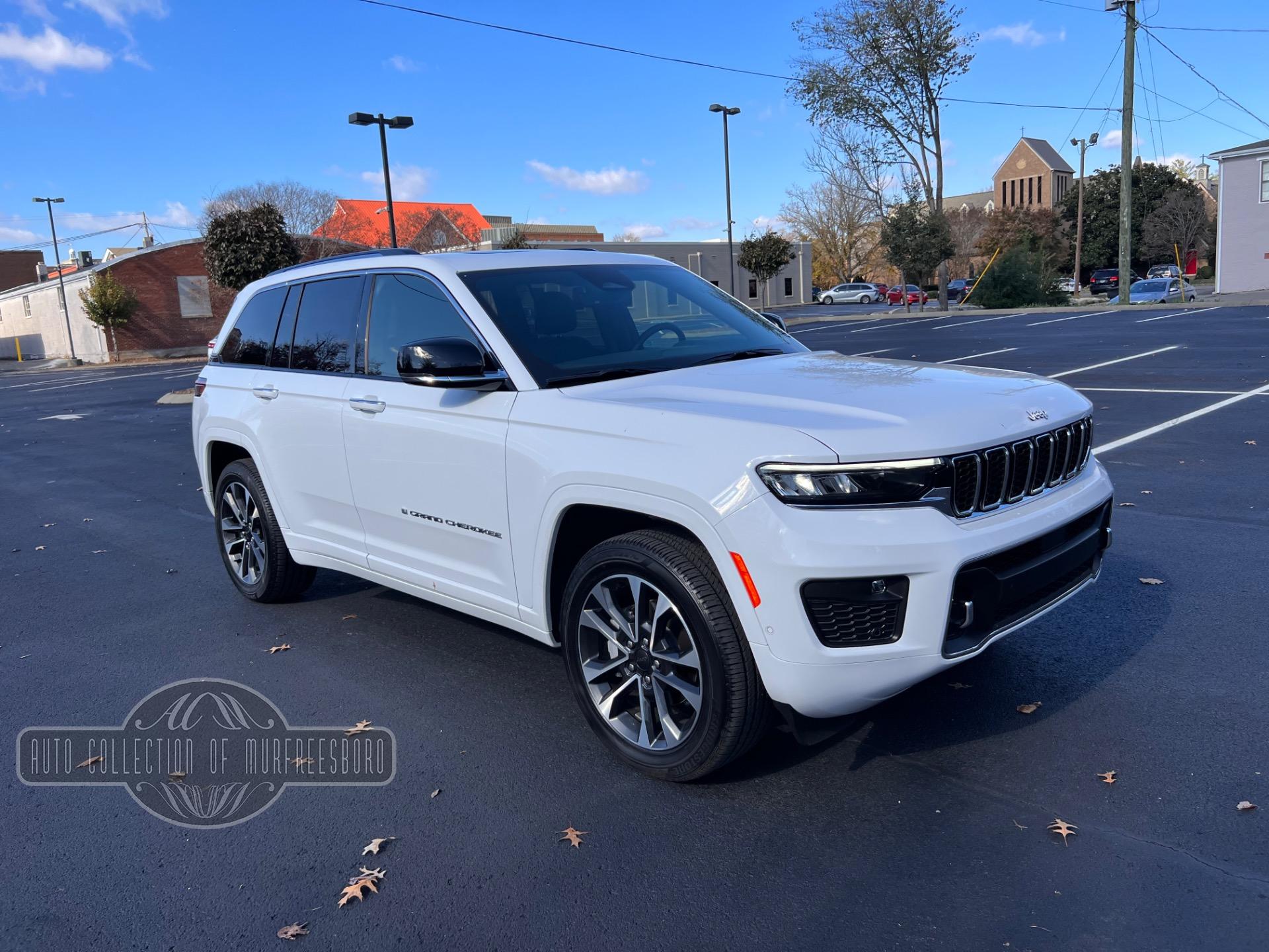 Used 2022 Jeep Grand Cherokee OVERLAND 4X4 W/NAV for sale $57,500 at Auto Collection in Murfreesboro TN 37130 1