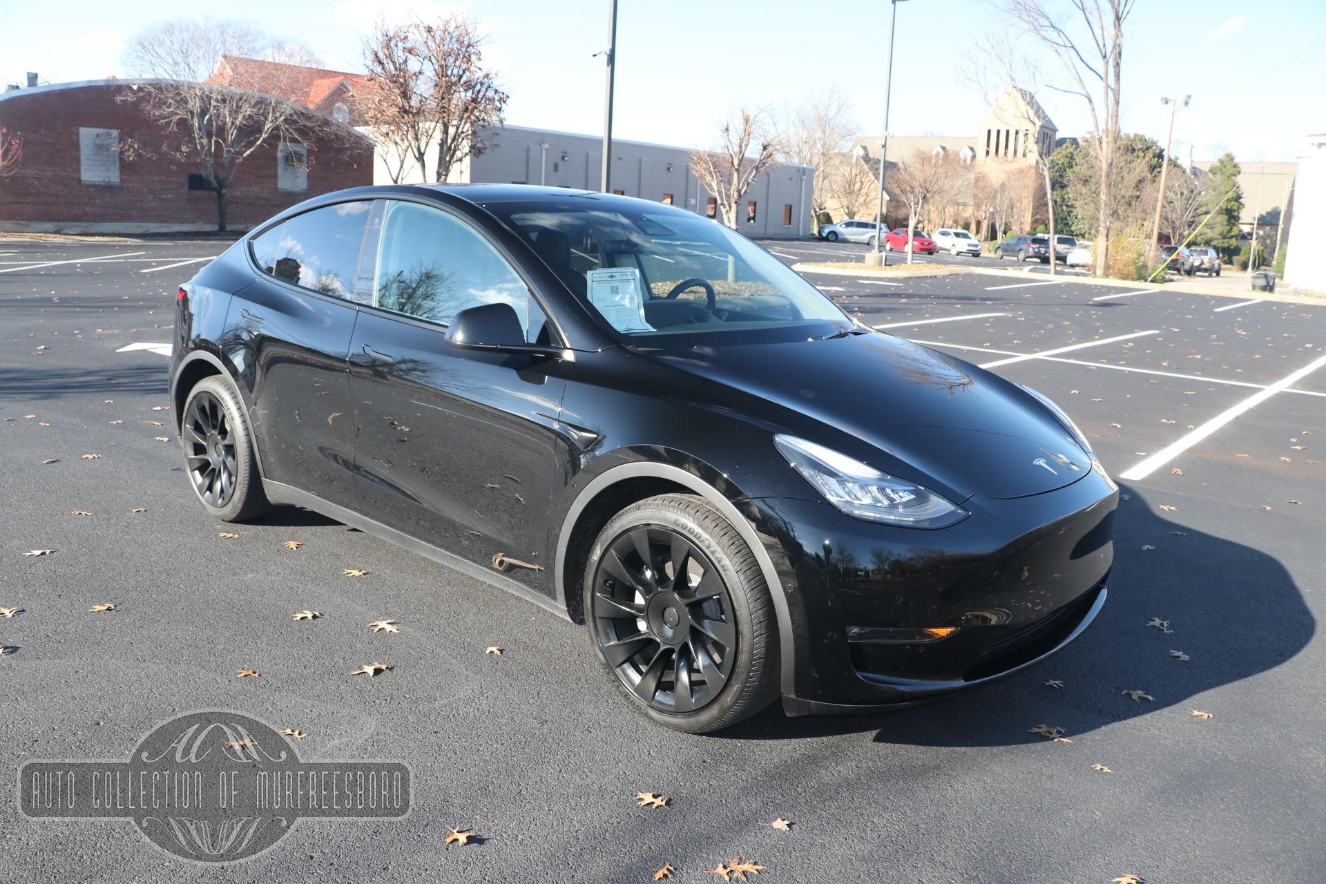 Used 2021 Tesla Model Y Long Range AWD for sale $54,900 at Auto Collection in Murfreesboro TN 37129 1