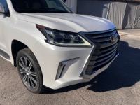 Used 2021 Lexus LX 570 LUXURY AWD w/Three-Row for sale Sold at Auto Collection in Murfreesboro TN 37129 6