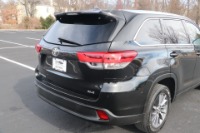 Used 2019 Toyota Highlander XLE FWD for sale $27,900 at Auto Collection in Murfreesboro TN 37129 13