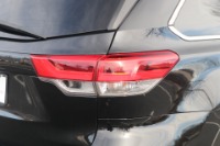 Used 2019 Toyota Highlander XLE FWD for sale $27,900 at Auto Collection in Murfreesboro TN 37129 14